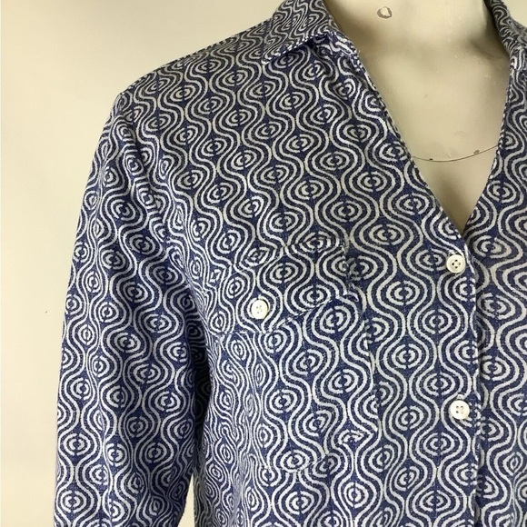 J. McLaughlin Sz M Linen Blend Button Top Blue Geometric Print Casual Travel - Picture 2 of 6